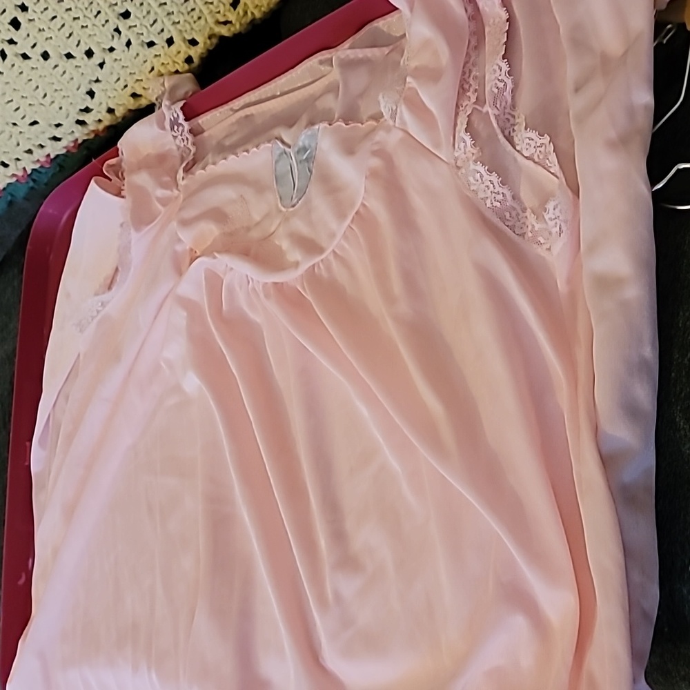 Vintage Glencraft lingerie in pale pink. Size L
